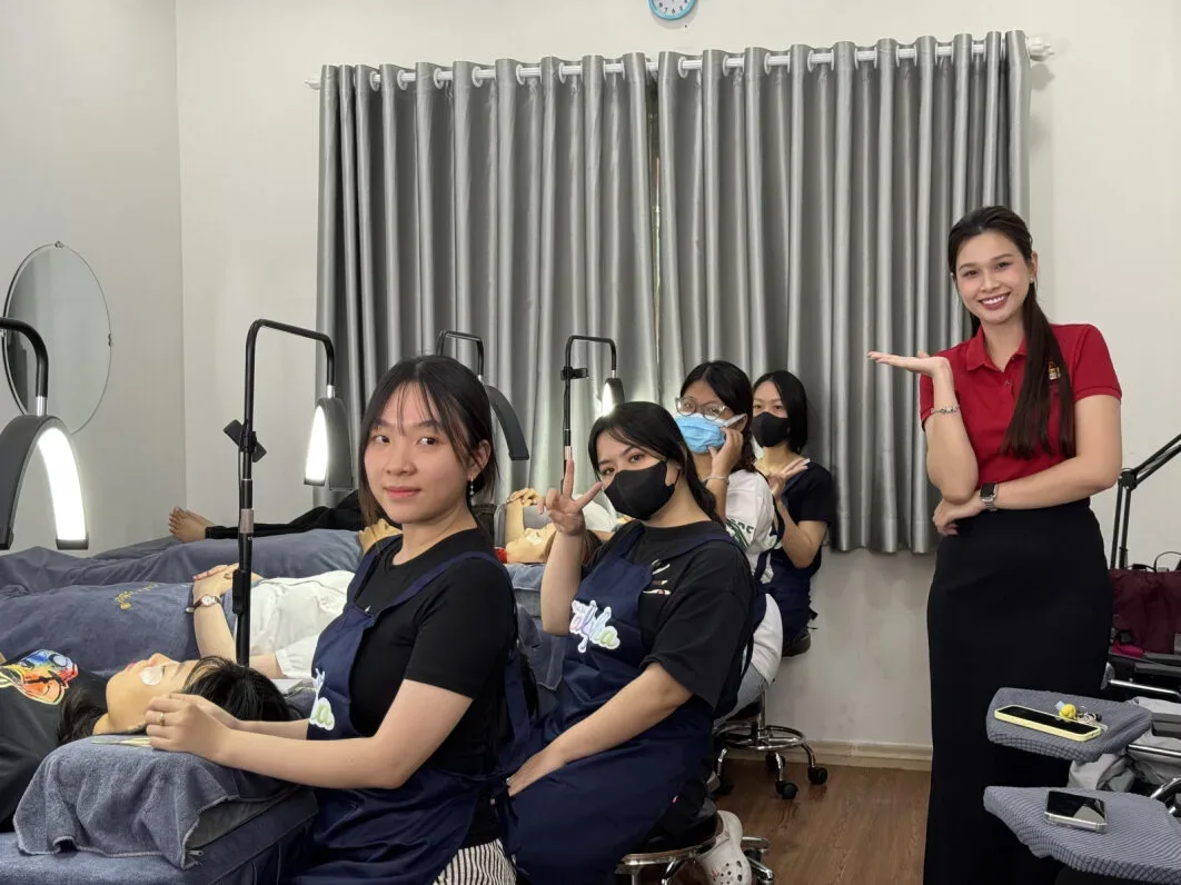 Khóa Học Mi Nâng Cao tại World Nail Alpha