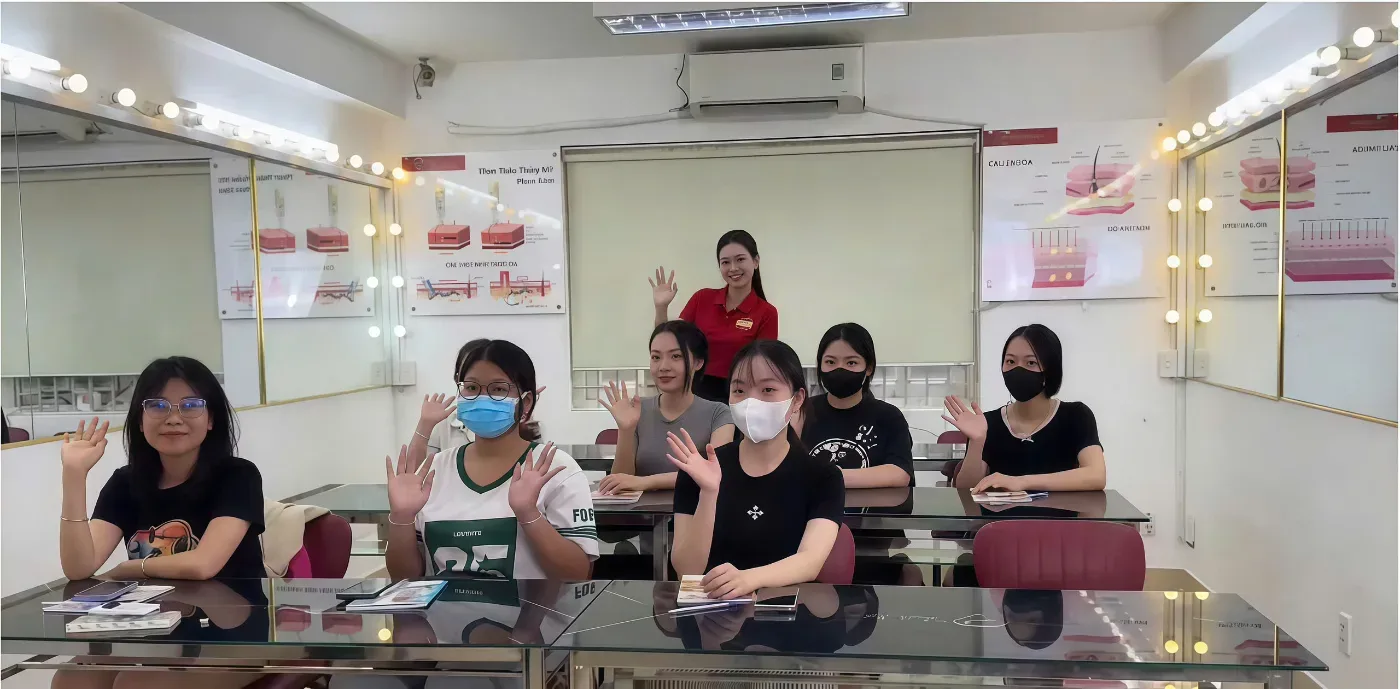 Khóa Học Nối Mi Chuyên Nghiệp