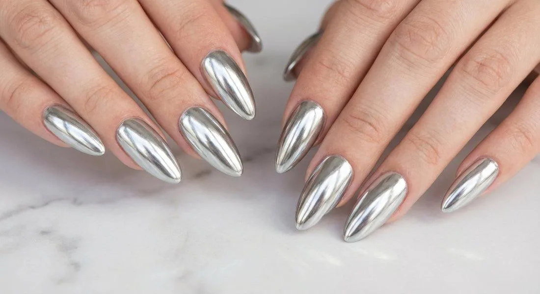 Mẫu Nail Chrome với hiệu ứng ánh bạc phản chiếu như gương 