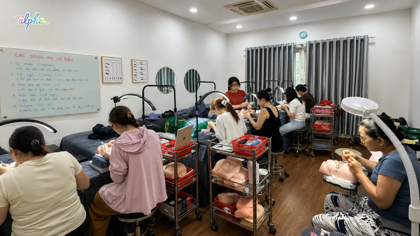 Lớp học khóa học nối mi cơ bản 