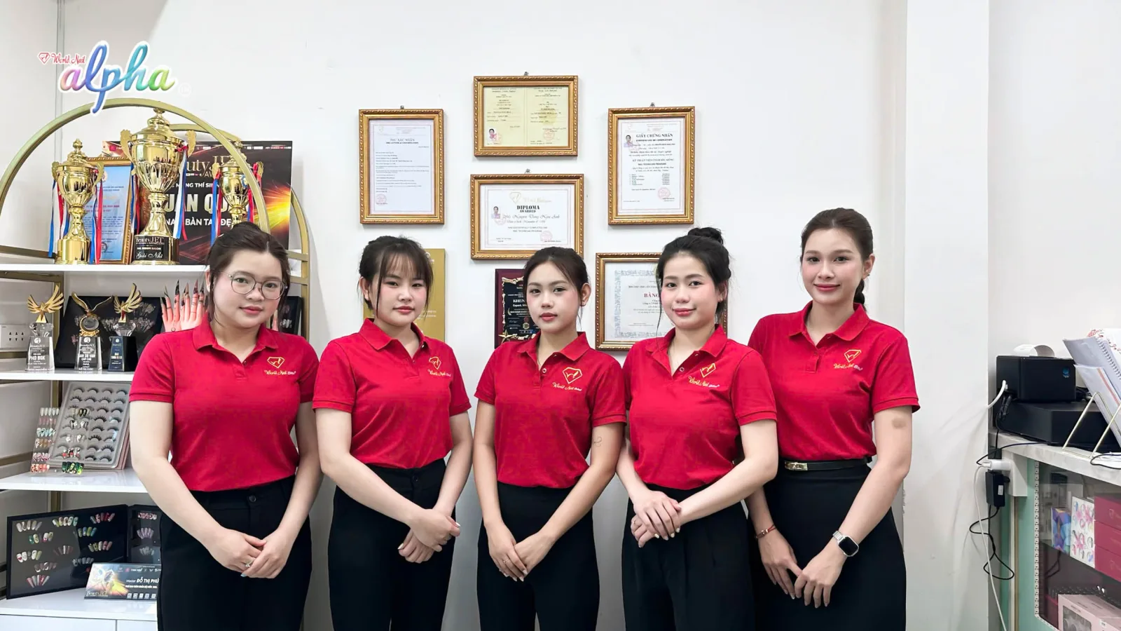 Một số giáo viên tại World Nail Alpha