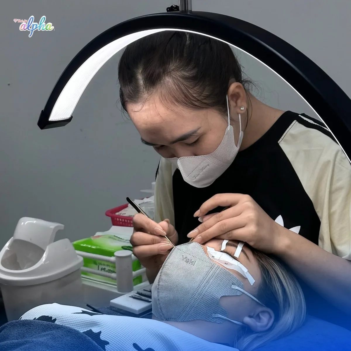Nâng cao tay nghề khi học nối mi tại World Nail Alpha