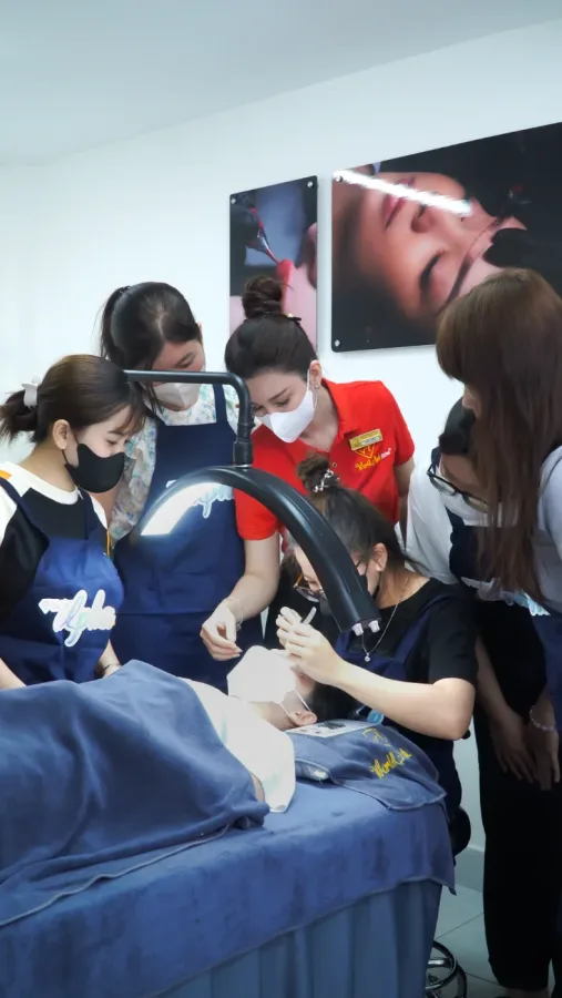 Khóa Học Nail Cho Người Mới Uy Tín – Học Nhanh Có Chứng Chỉ